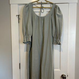 Toit Violant Epsilon Ursae dress in sage, size XS/S